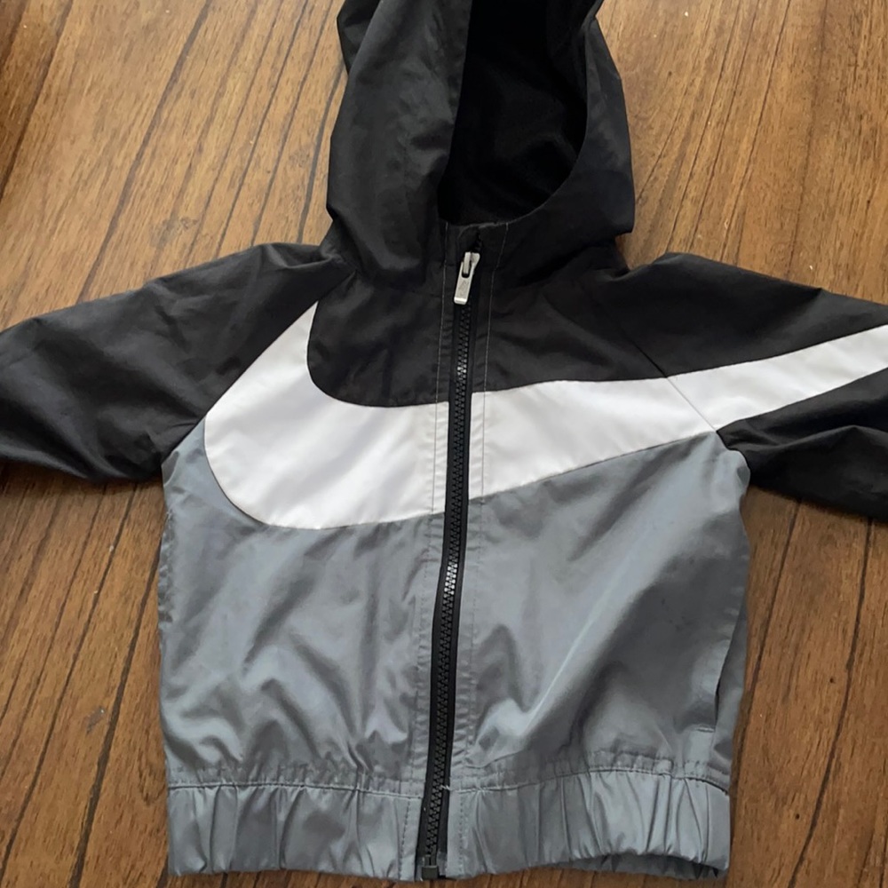 Boys nike rain jacket size 1-2years old